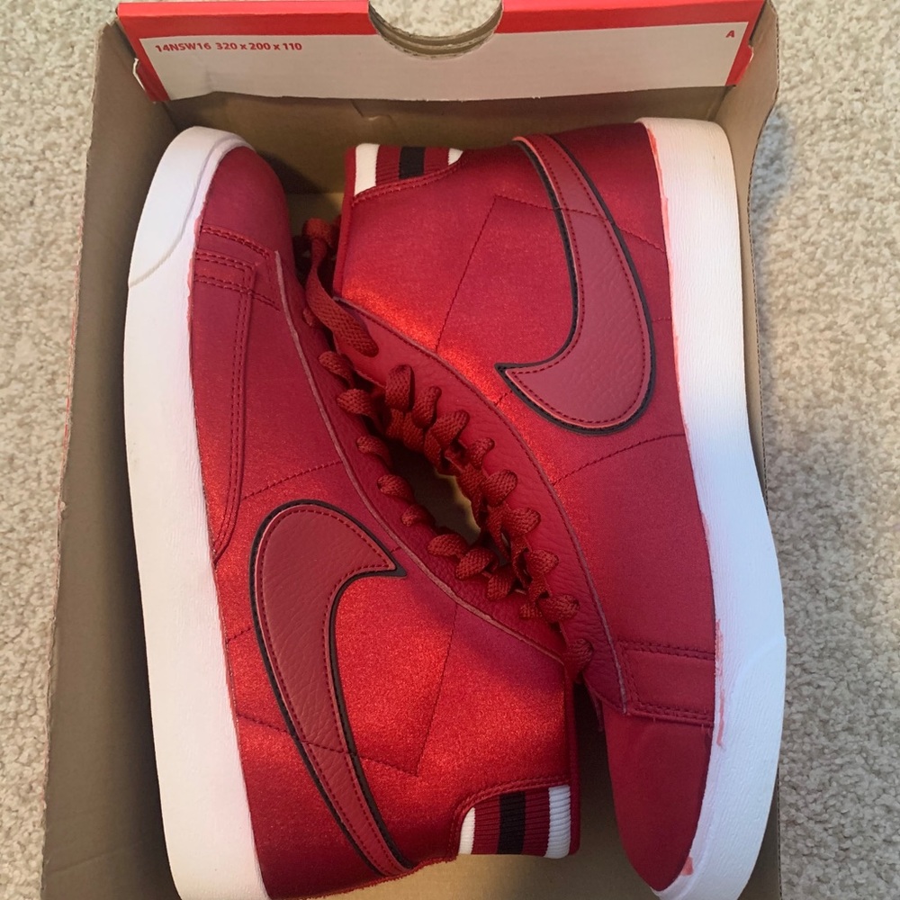 W BLAZER MID PRM
